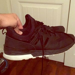 New balance sneakers 11.5 black, great condition